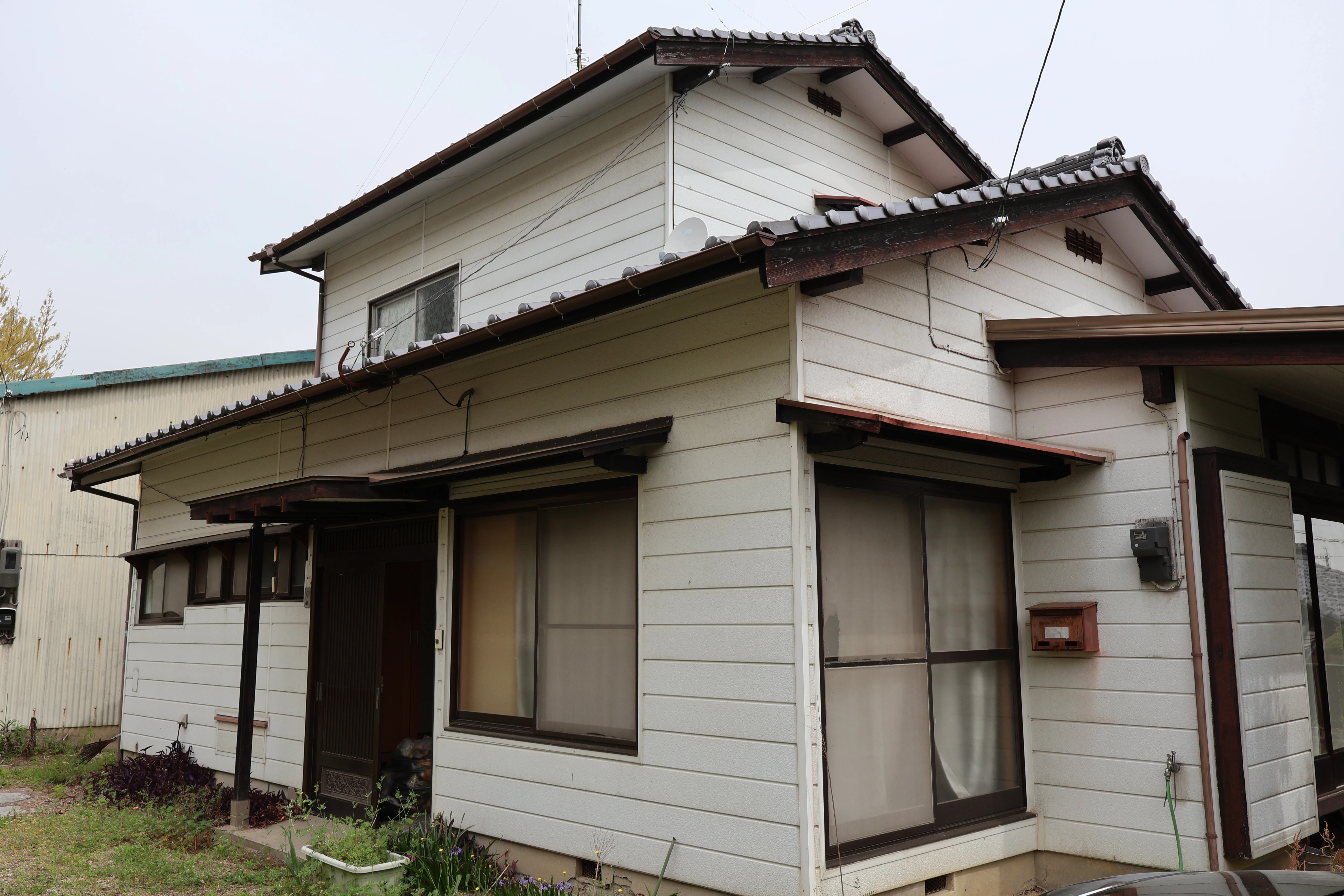 ①
